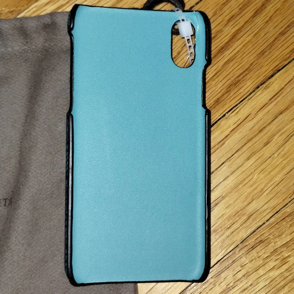 Bottega Veneta iPhone 10/XS Emb Snakeskin leather cover & Dust Cloth Nwot